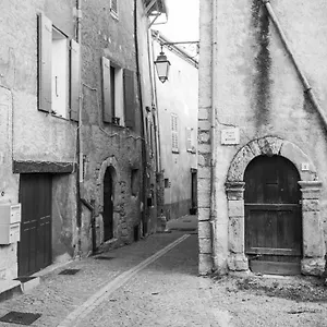 https://bb-chez-max.fr-provencehotel.com